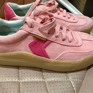 Dr. Scholl's Pink Sneakers